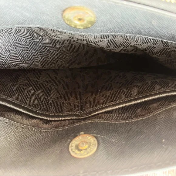 Michael Kors Savana Large Saffiano Leather Satchel. - Picture 6 of 8